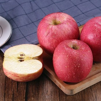apple.jpg Fresh Apple - Image 1